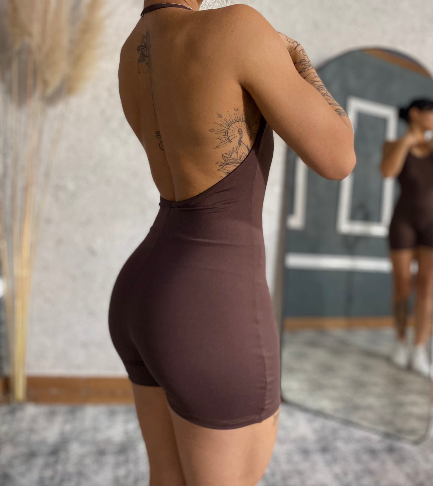 Macaquinho Frente Única Marrom